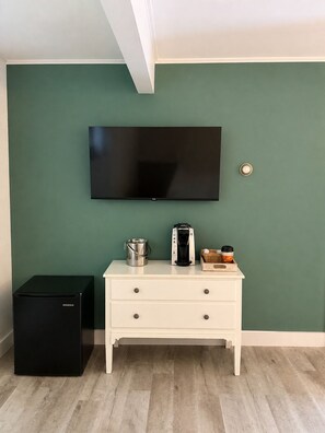 家庭四人房, 2 張加大雙人床, 雪櫃, 地面 | 高級寢具、獨特設計、獨特裝修、熨斗/熨衫板