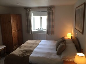 Comfort Cottage, 2 Bedrooms | 2 bedrooms, desk, free WiFi - Dor Ka Joy Holiday Cottage Sleeps 8 (Kingsbridge)