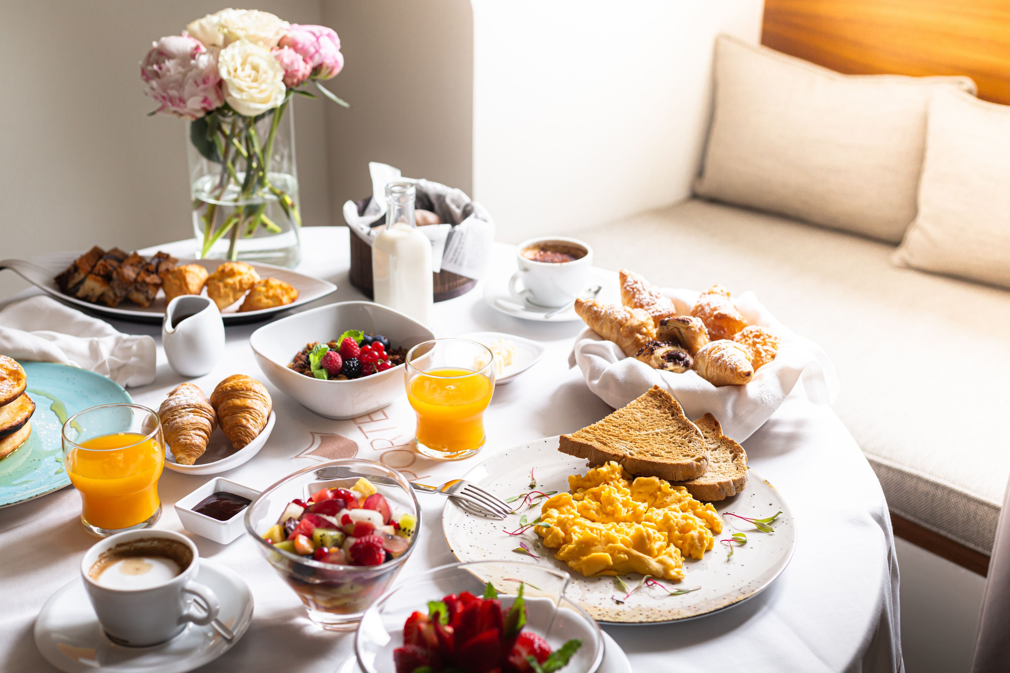 daily continental breakfast (eur 20 per person)