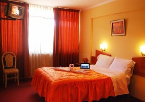 In-room safe, desk, iron/ironing board, free WiFi