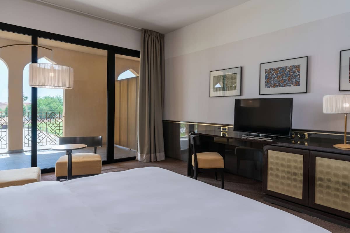 Premium bedding, minibar, in-room safe, desk