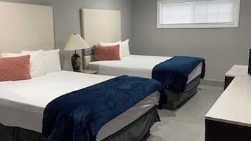 Comfort Single Room, 2 Queen Beds | Premium bedding, pillowtop beds, blackout drapes, free WiFi