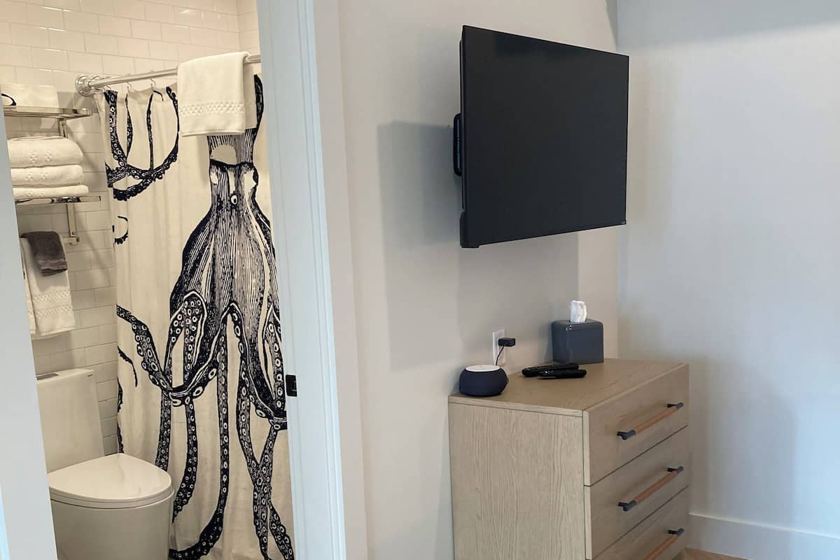 1 bedroom, premium bedding, pillow-top beds, individually decorated