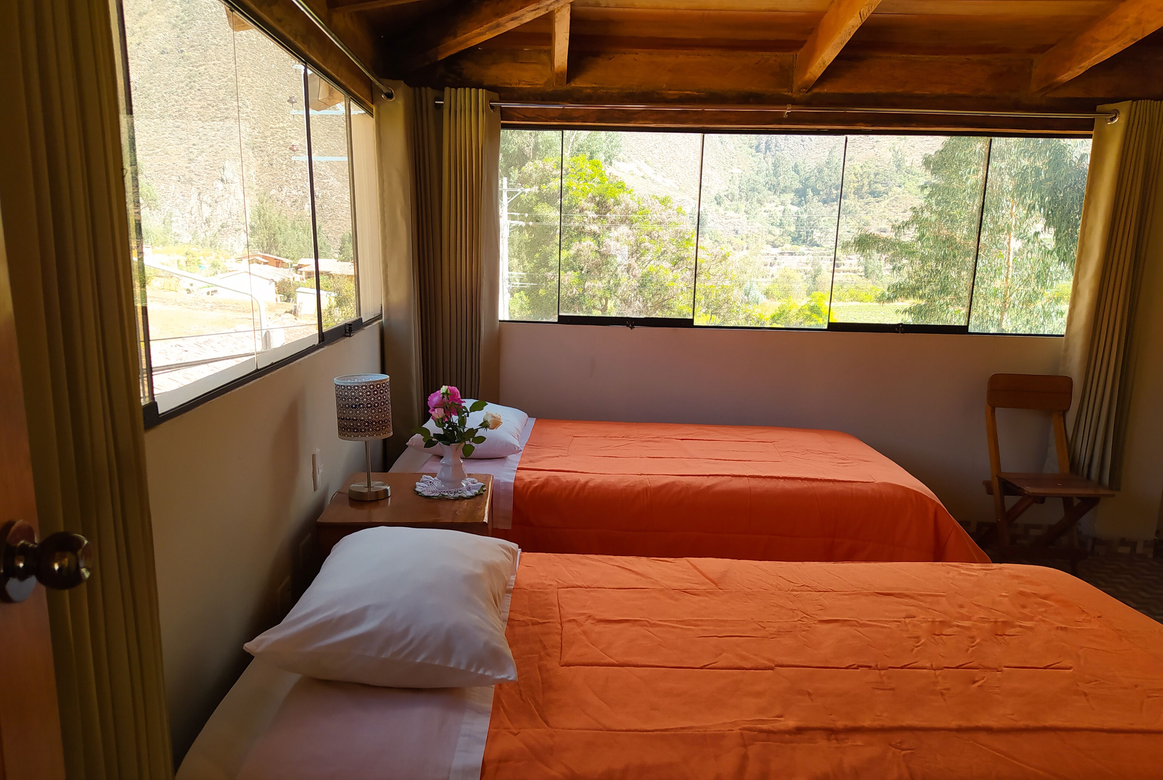 twin room | desk, iron/ironing board, free wifi