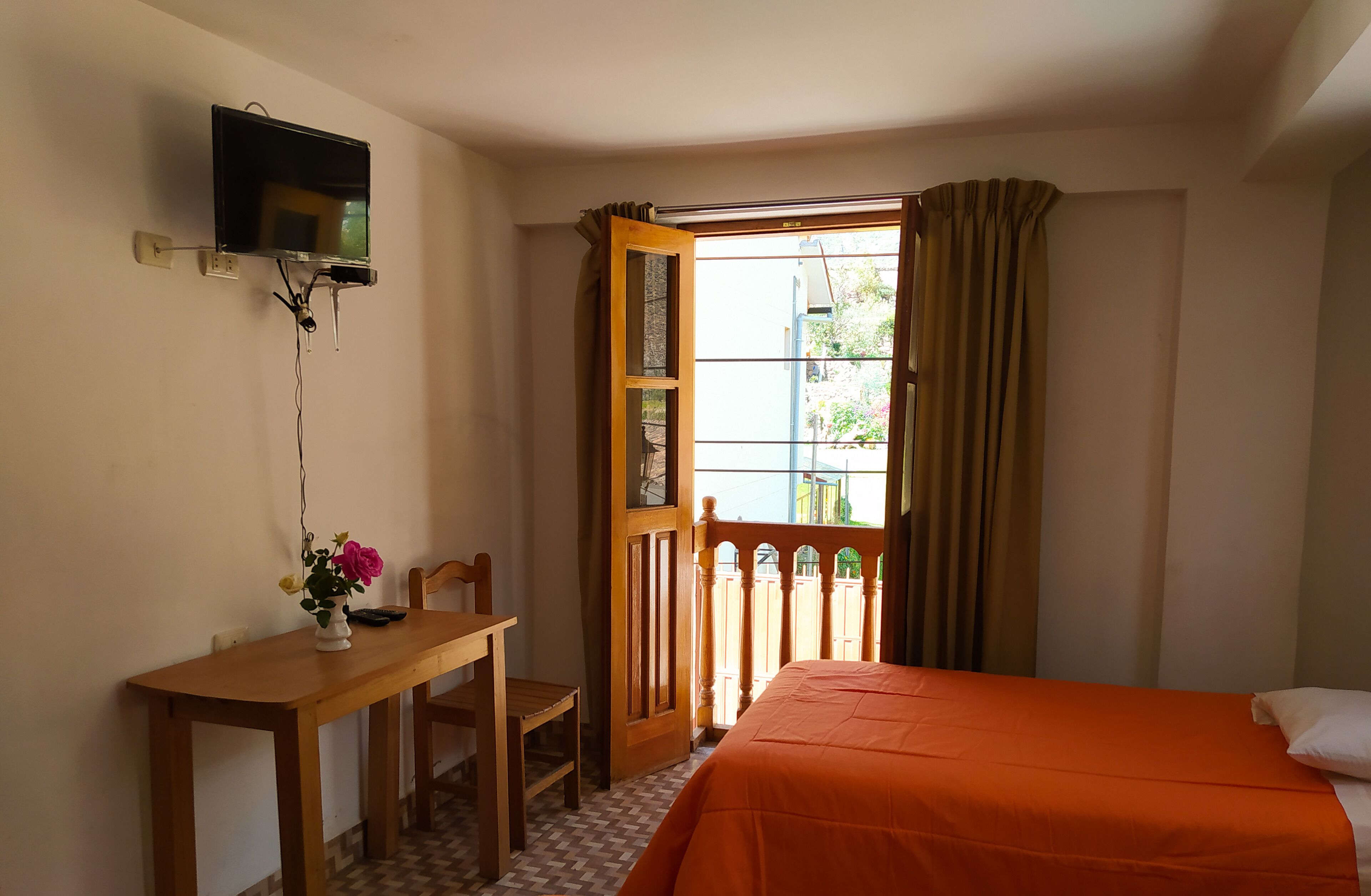 twin room | desk, iron/ironing board, free wifi