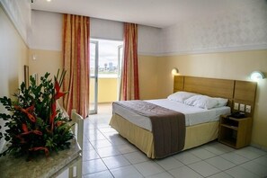 Apto Master Duplo localizados no 1, 2 e 3 andar | Minibar, escritorio, cortinas opacas y wifi gratis