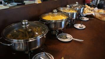 Free daily buffet breakfast