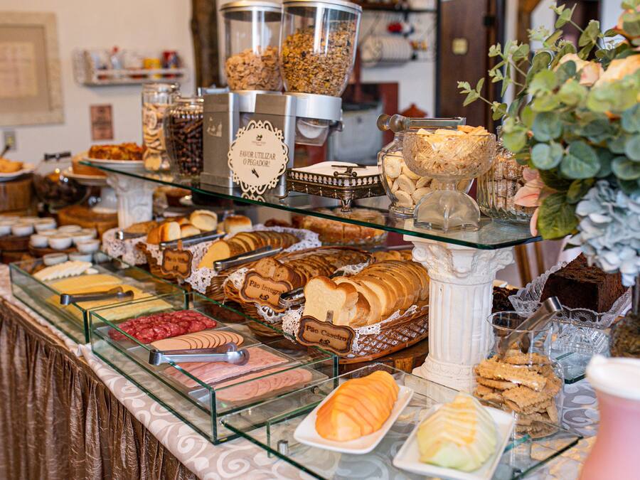 Dagelijks continentaal ontbijt inbegrepen