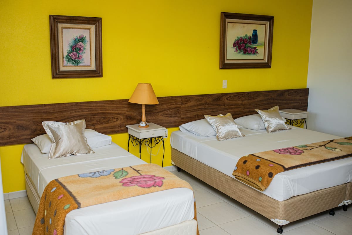 Chambre, vue jardin