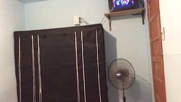 Iron/ironing board, free WiFi, bed sheets