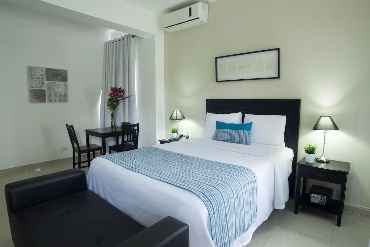 Junior Suite | Pillowtop beds, in-room safe, desk, iron/ironing board