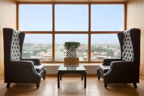 Lobby - Ramada by Wyndham Dehradun Chakrata Road (Dehradun)