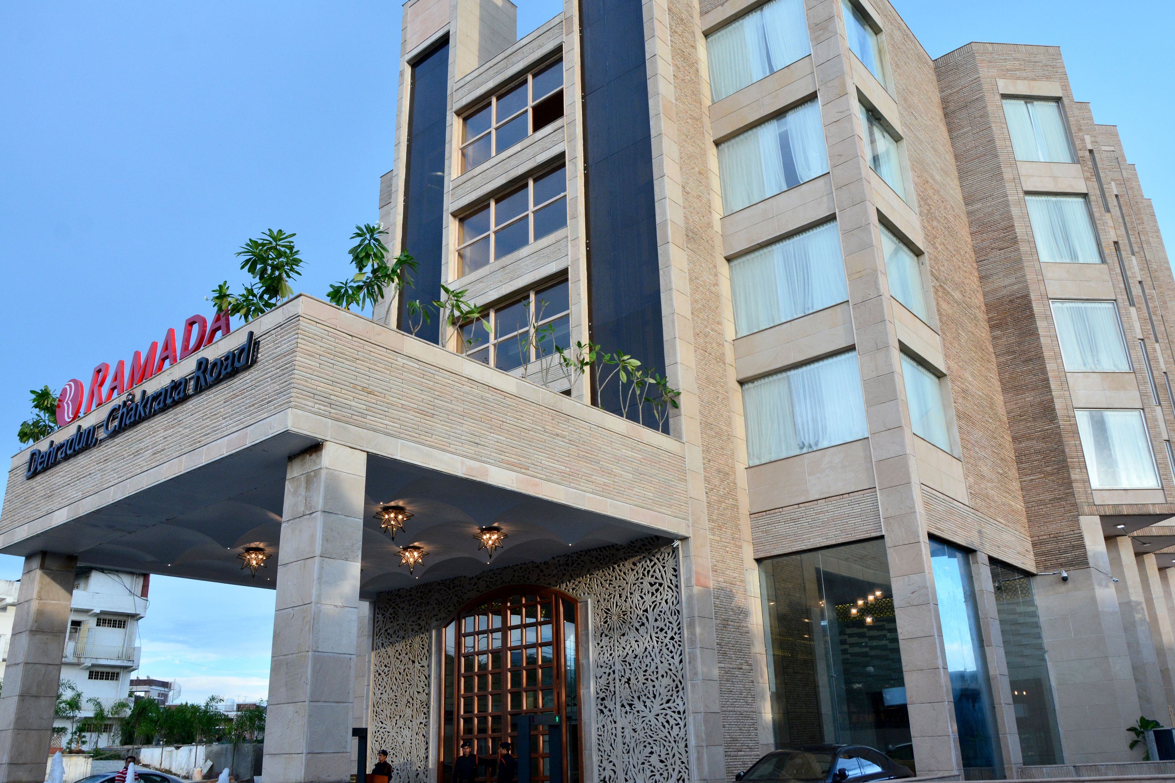 Mặt tiền nơi lưu trú