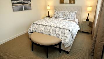 1 chambre, matelas mémoire de forme, fer et planche à repasser