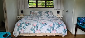 3 Bedroom House | 3 bedrooms, individually decorated, individually furnished - Eve & Sandys Holiday Home (Rarotonga)