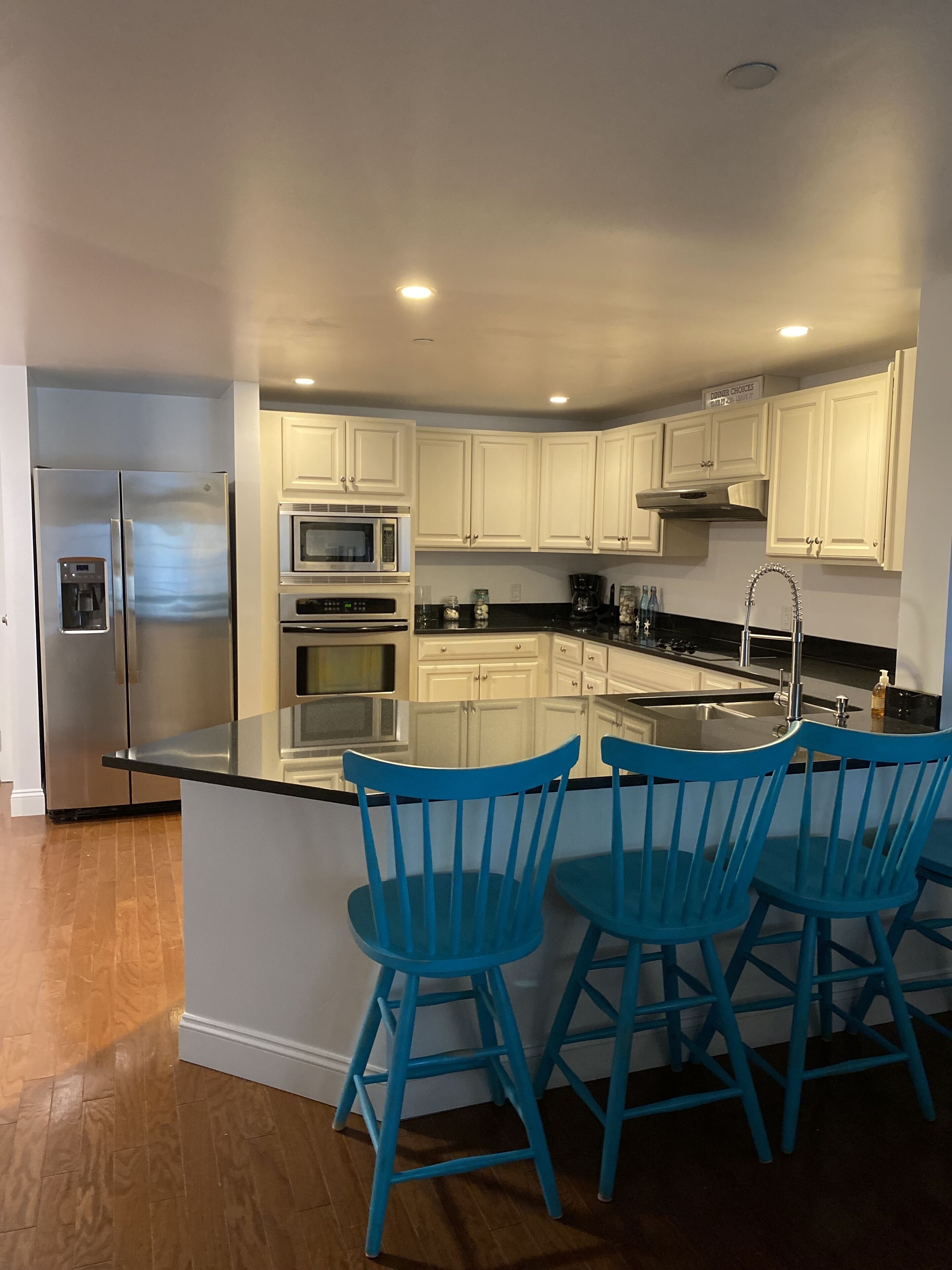 冰箱、微波炉、烤箱、炉灶