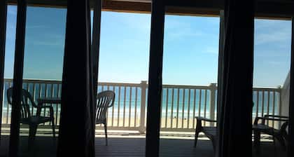 Oceanfront condo!!!! Steps to 7 mile beach & downtown OOB. 3rd floor w/elevator