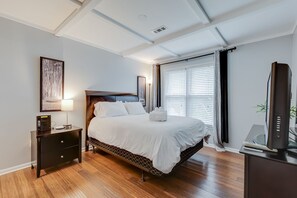 3 bedrooms, iron/ironing board, travel crib, WiFi