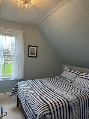 4 habitaciones, escritorio, tabla de planchar con plancha y wifi gratis 