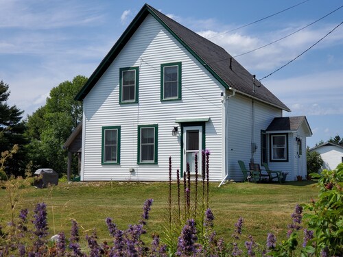 Acadia, Schoodic Peninsula, Frenchman's Bay Home, Henry's Cove