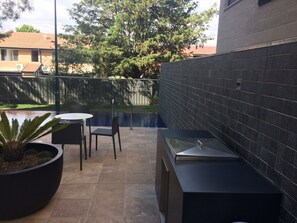 BBQ/picnic area - Knightsbridge Canberra (Kingston)