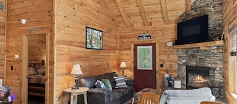 Getaway Cabin | Hot tub + Fire Pit + Trail Access