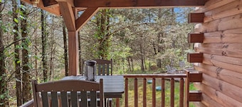 Getaway Cabin | Hot tub + Fire Pit + Trail Access