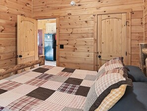 1 多间卧室、熨斗/熨衣板、免费 WiFi、床单