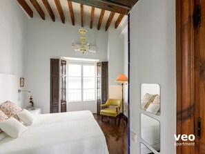 6 chambres, fer et planche à repasser, Wi-Fi, draps fournis