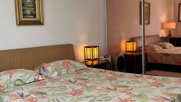 2 bedrooms, desk, iron/ironing board, WiFi