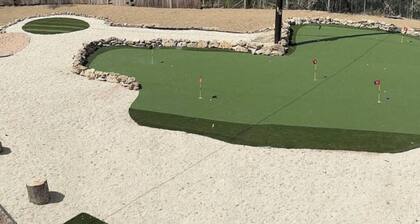 Bachelor Party HQ, pickleball/golf, 16 beds. DT