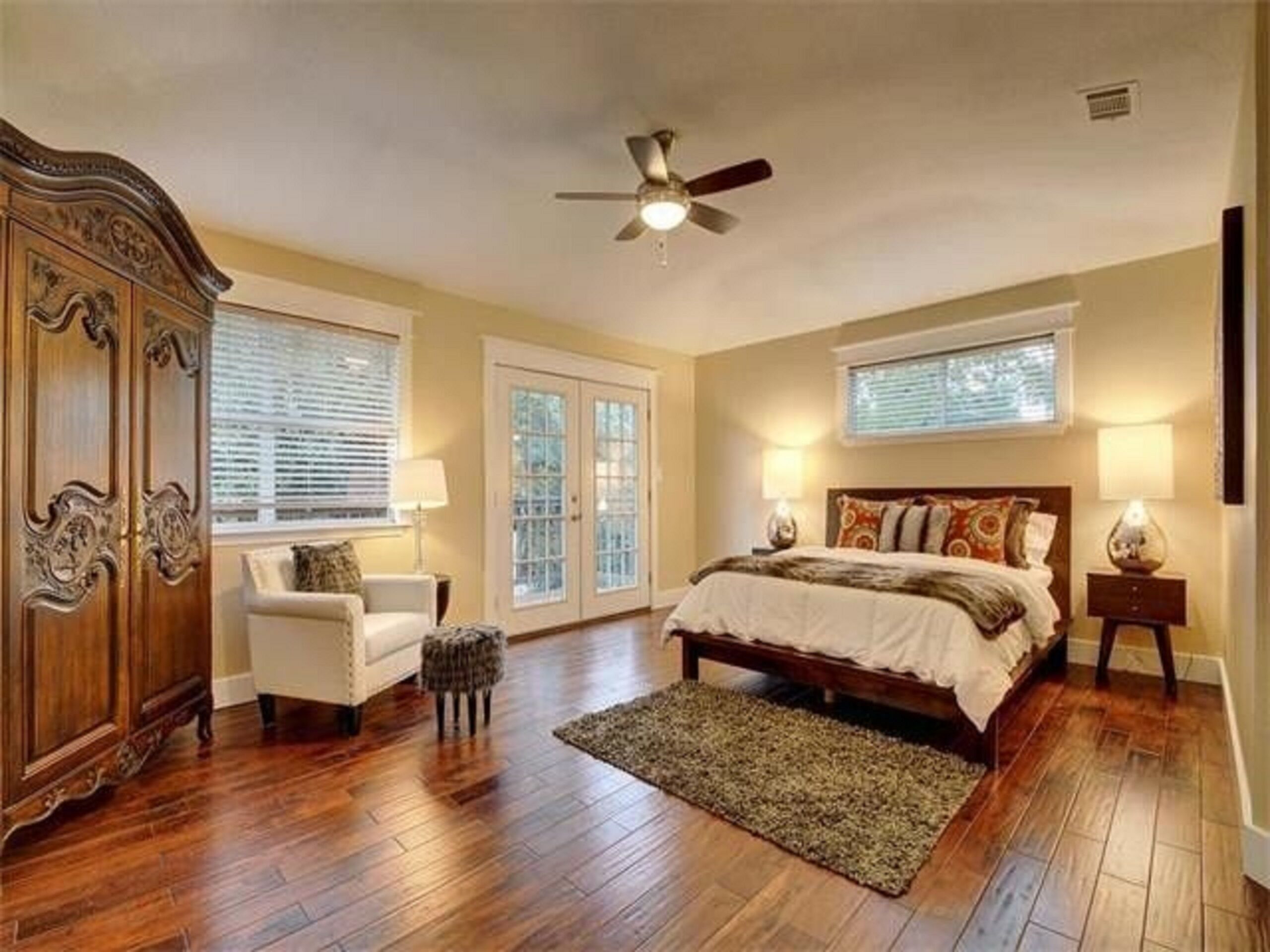 5 bedrooms, iron/ironing board, free WiFi, bed sheets