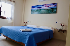3 bedrooms, iron/ironing board, free WiFi, bed sheets - CASA YOEL "PRIVACY, WARMTH, GUARANTEED REST, IDEAL FOR FAMILIES, NEW !!! (Granadilla)