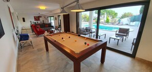 Game room - Villa Margarida by Laranjal Rentals (Olhos de Água)