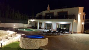 Terrace/patio - Villa Margarida by Laranjal Rentals (Olhos de Água)
