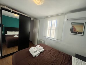 2 bedrooms, in-room safe, iron/ironing board, free WiFi
