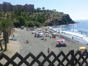 Plage à proximité, chaises longues