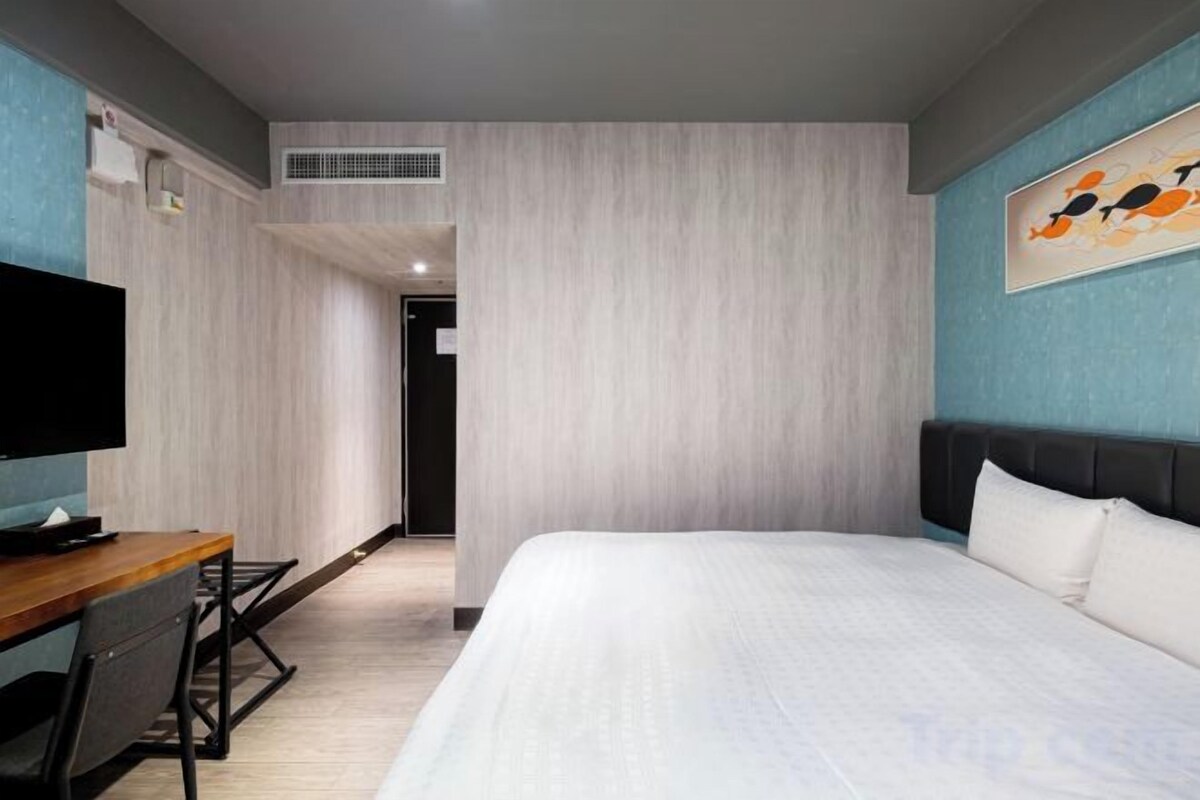 Ropa de cama de alta calidad, escritorio y cortinas blackout