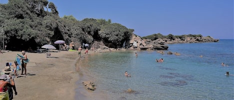 Una spiaggia nelle vicinanze