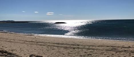 Plage à proximité, chaises longues