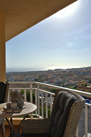 Outdoor dining - David's house sunset experience (Adeje)
