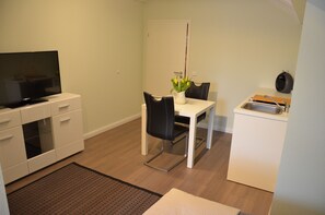 Unclassified image, 5 of 11, button - Newly built holiday apartment in a modern country house style. 10 min cycle path to the beach (Krokau)