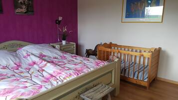 2 bedrooms, free WiFi, bed sheets