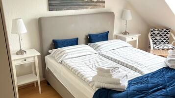 1 bedroom, travel cot, WiFi, bed sheets