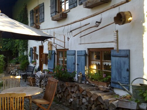 Rustic apartment in the ALLGÄU farmhouse, wood-burning stove, WLAN, SAT-TV