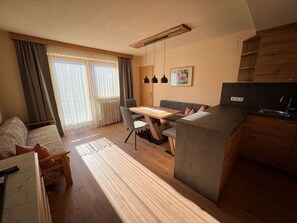 電視、書籍