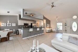 Älytelevisio, Netflix, DVD-soitin, leluja