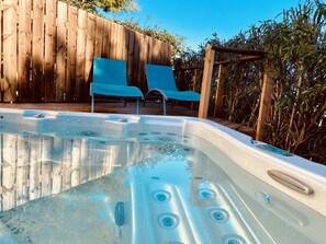 Baignoire à remous extérieure