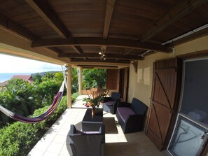 Outdoor dining - Pirates of the Caribbean  (Bouillante)