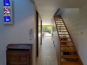 Interior - Air-conditioned villa with swimming pool in quiet village center with all amenities (Saint-Maurice-De-Gourdans)
